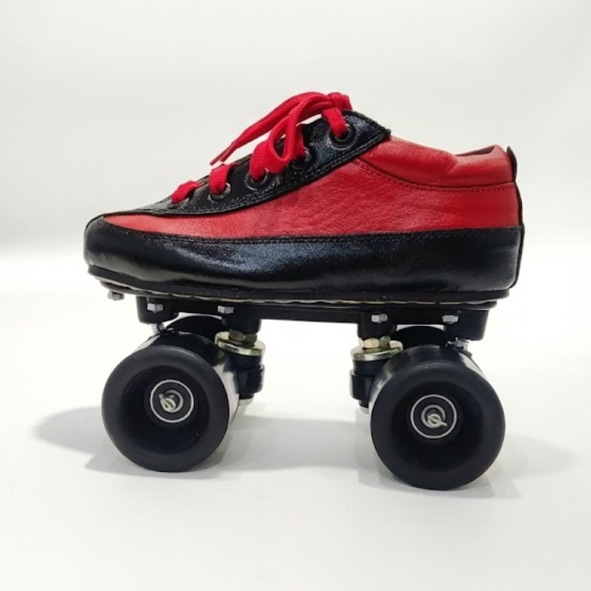 Nish Shoes Roller Skates