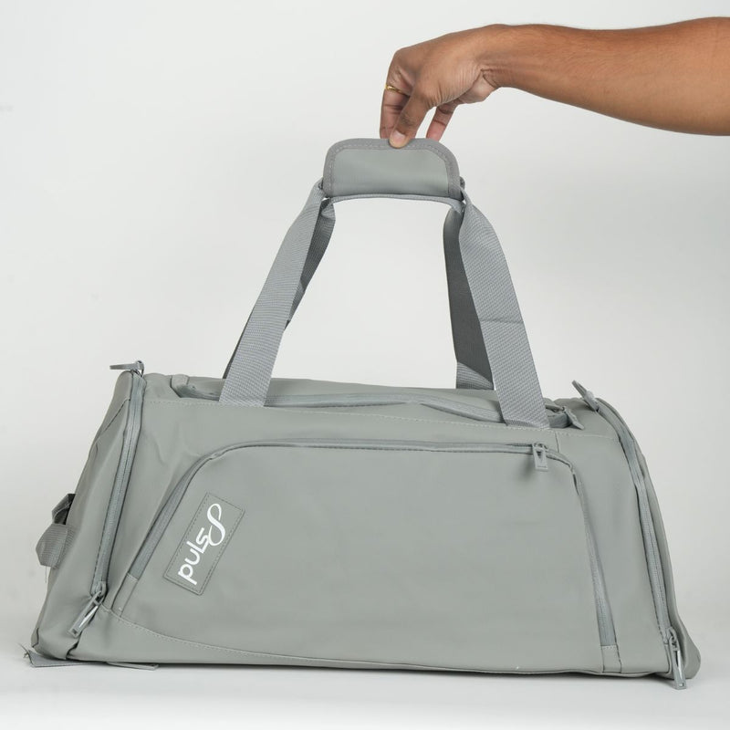 Load image into Gallery viewer, Puls8 Gym Bag
