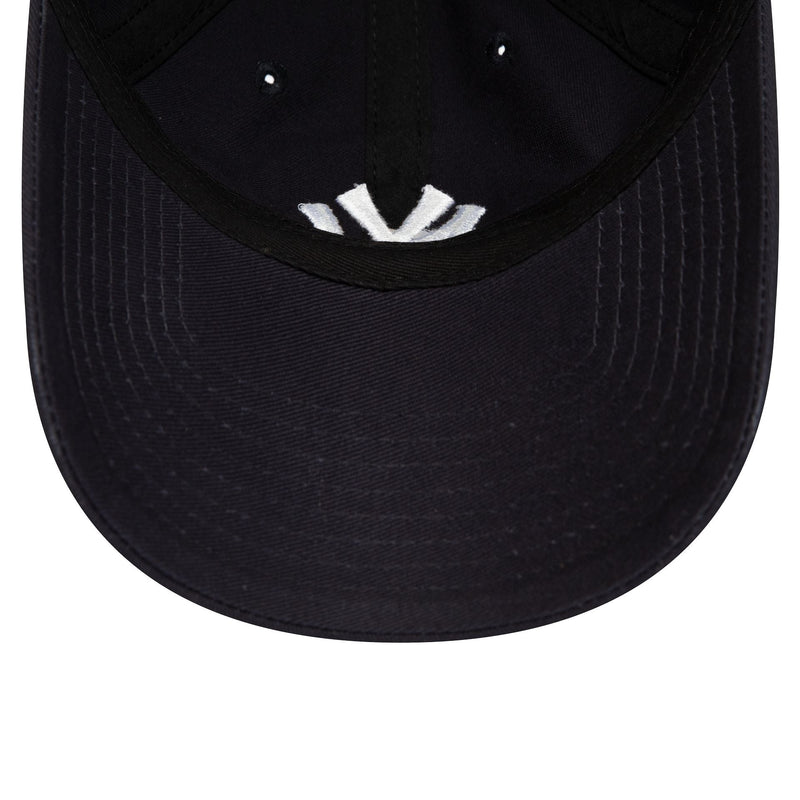 Load image into Gallery viewer, New Era NY Yankees League Essential Adjustable Cap
