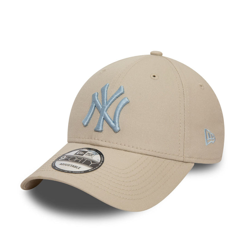 Load image into Gallery viewer, New Era NY Yankees League Essential Cap
