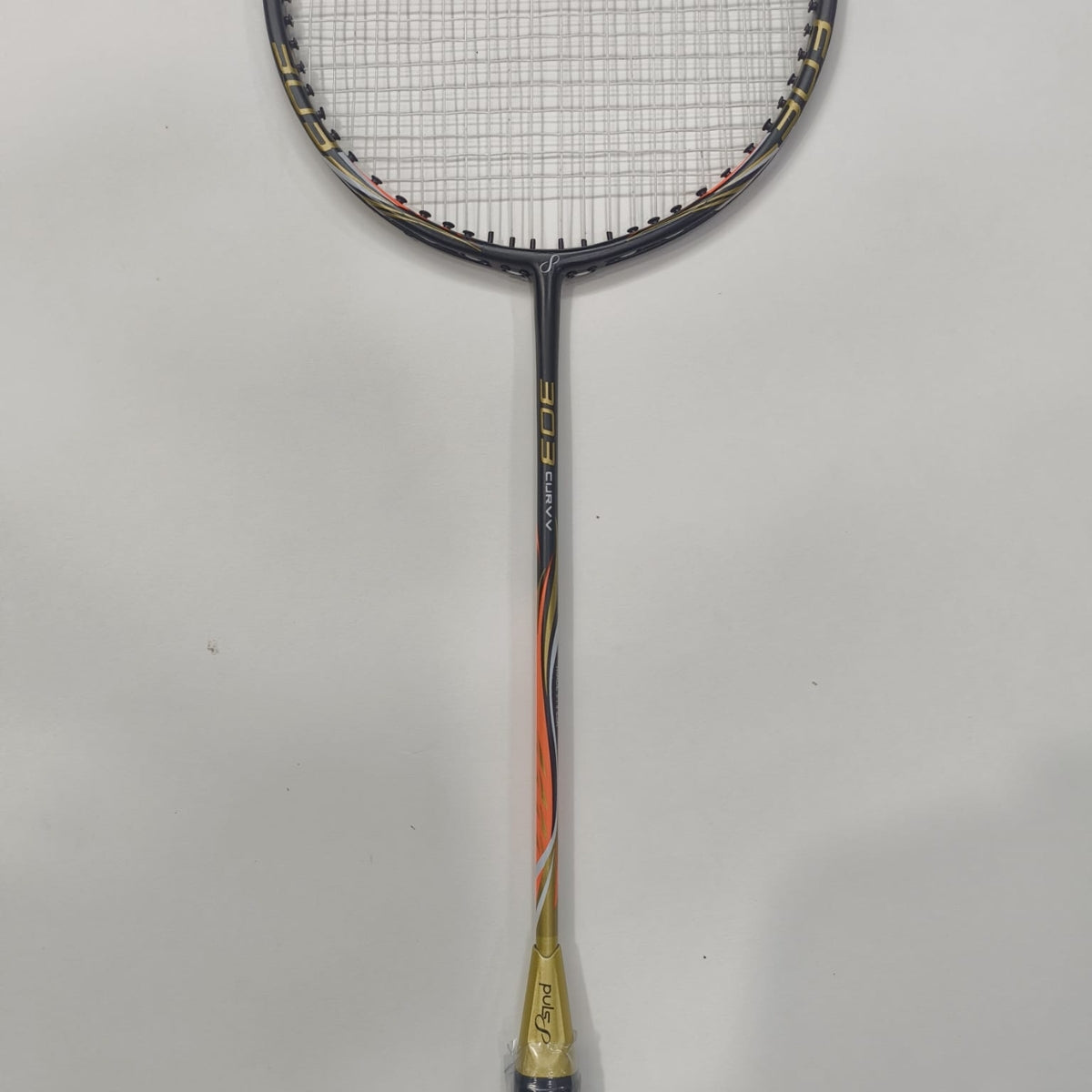 Puls8 303 CURVV Badminton Racket