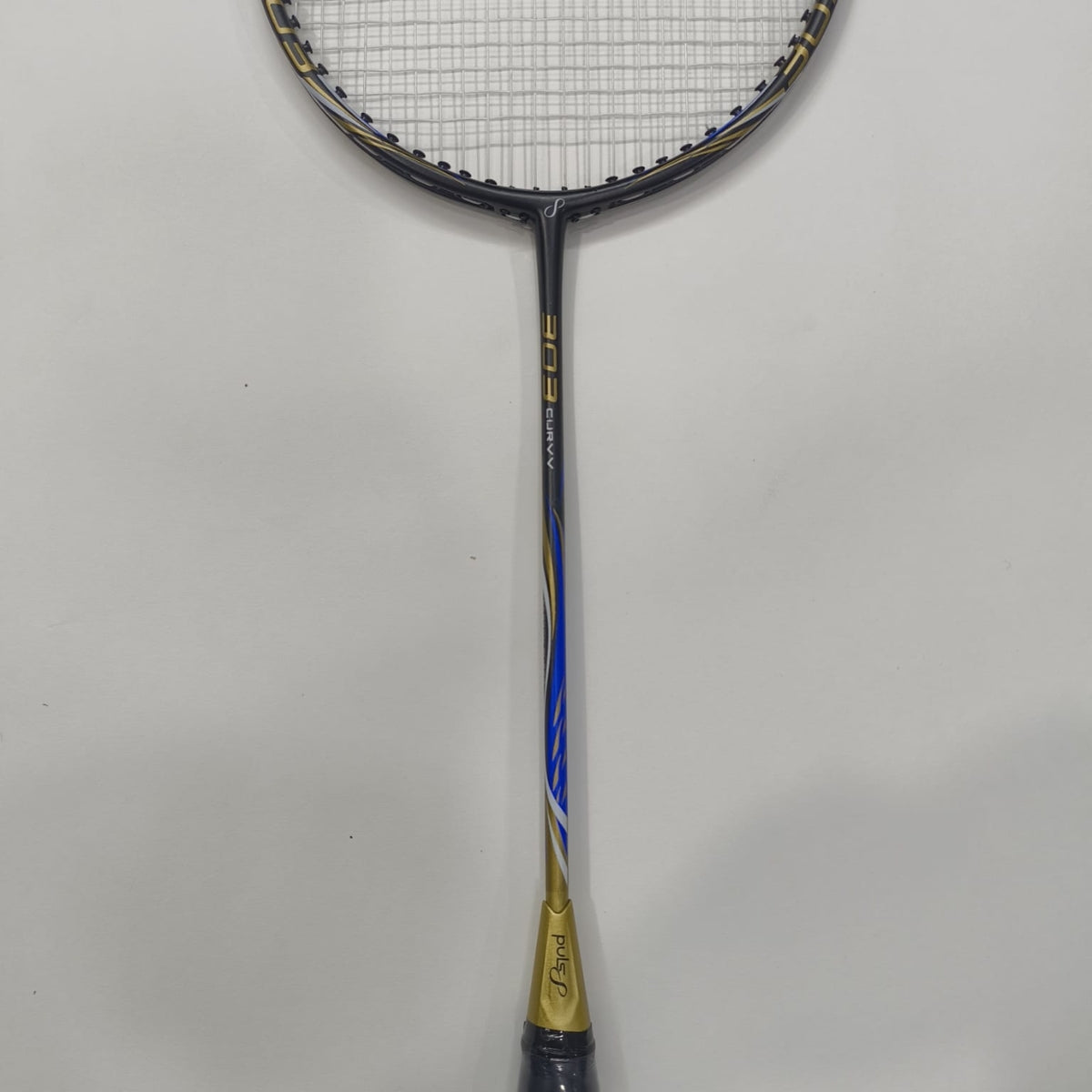 Puls8 303 CURVV Badminton Racket