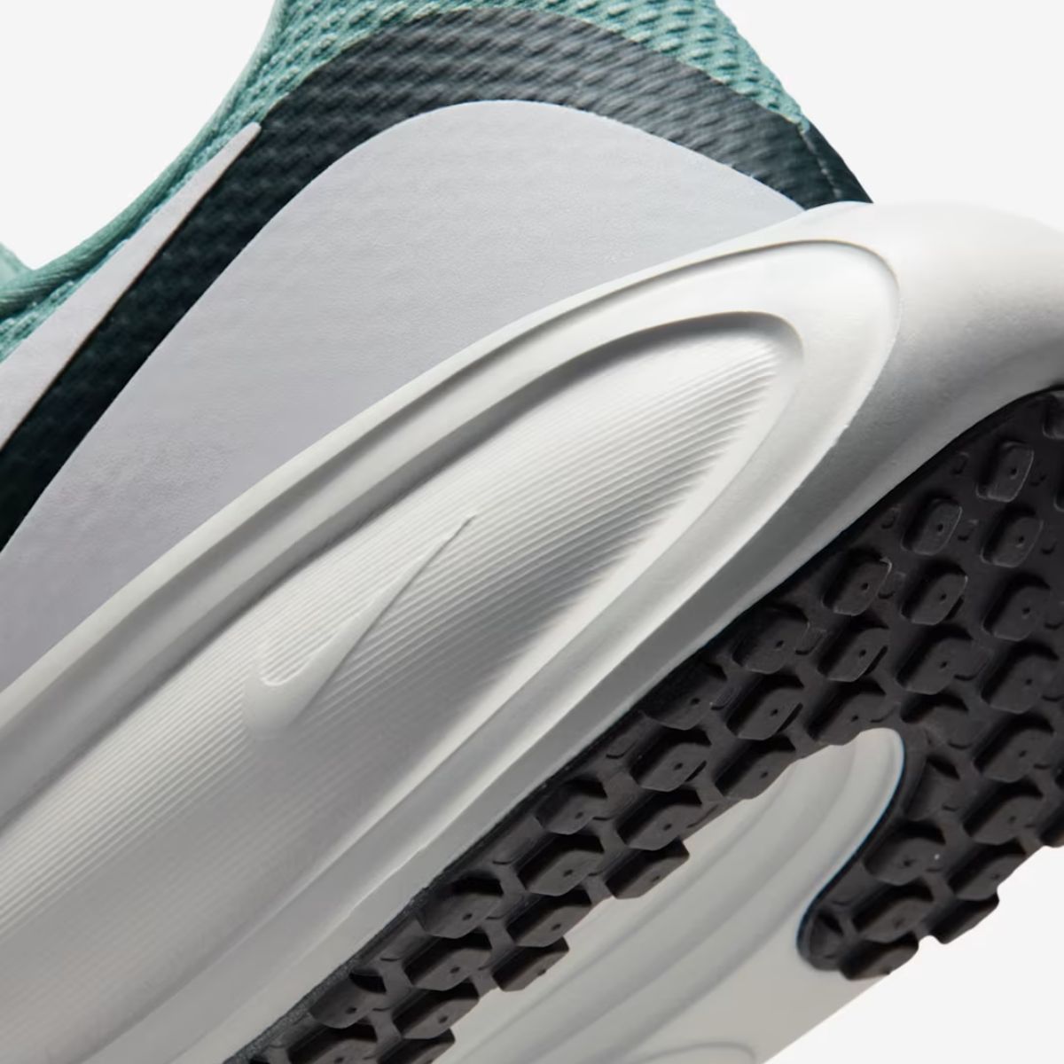 Nike Revolution 8 Running Shoes