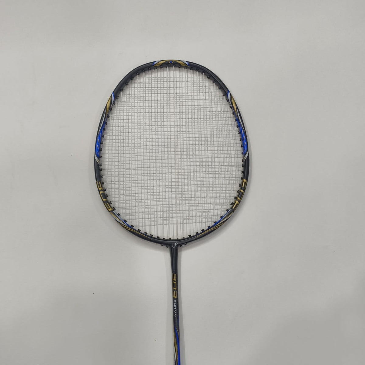 Puls8 303 CURVV Badminton Racket