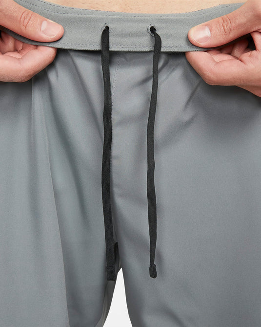 Nike Dri-FIT Challenger Brief-Lined Versatile Shorts