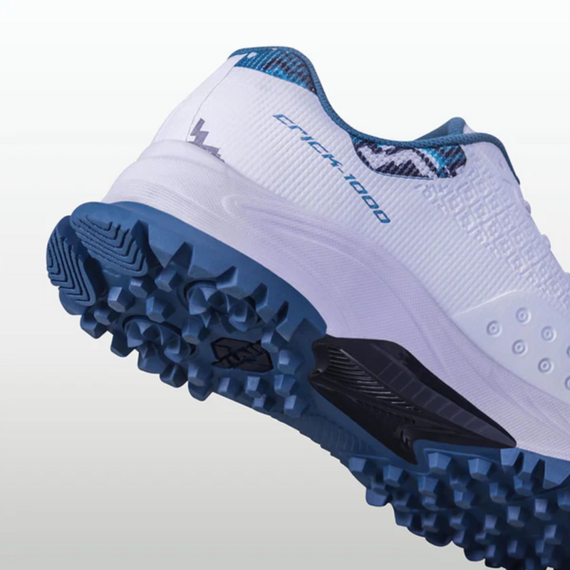 Load image into Gallery viewer, Nivia Crick-1000 2.0 Cricket Shoes
