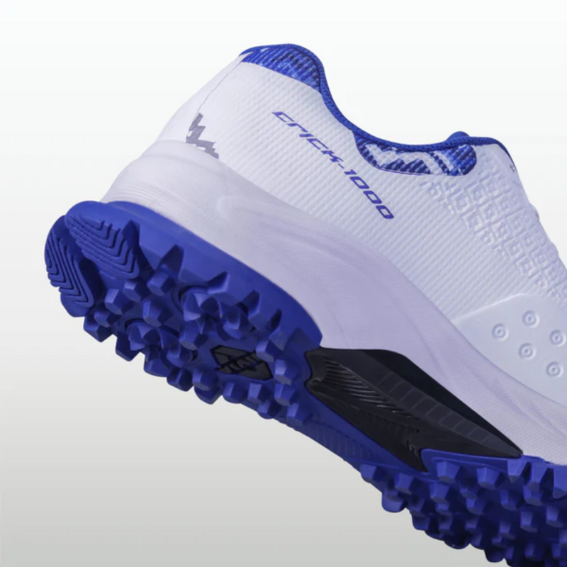Load image into Gallery viewer, Nivia Crick-1000 2.0 Cricket Shoes
