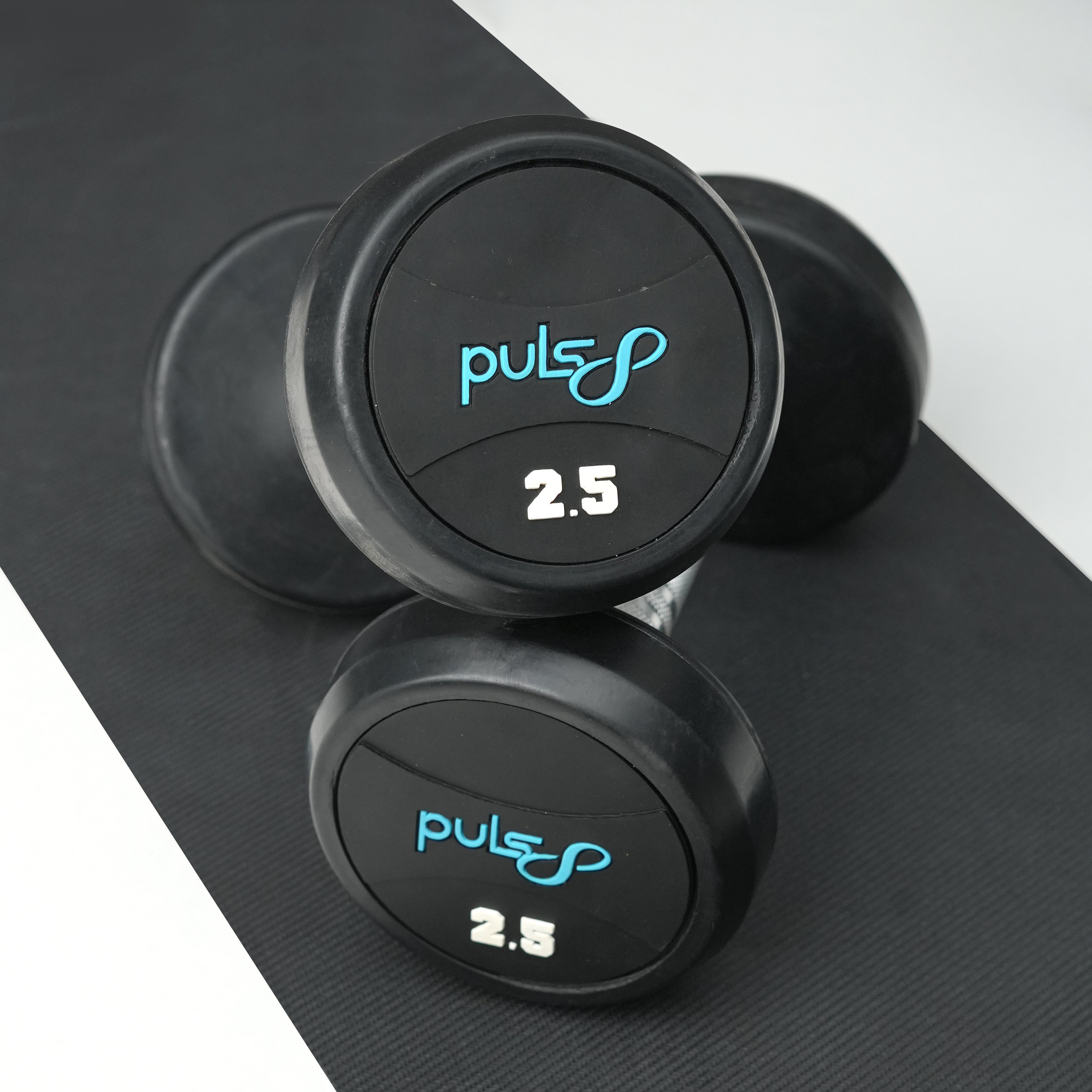 Puls8 Round Rubber Coated Dumbbell (SINGLE DUBMELL)