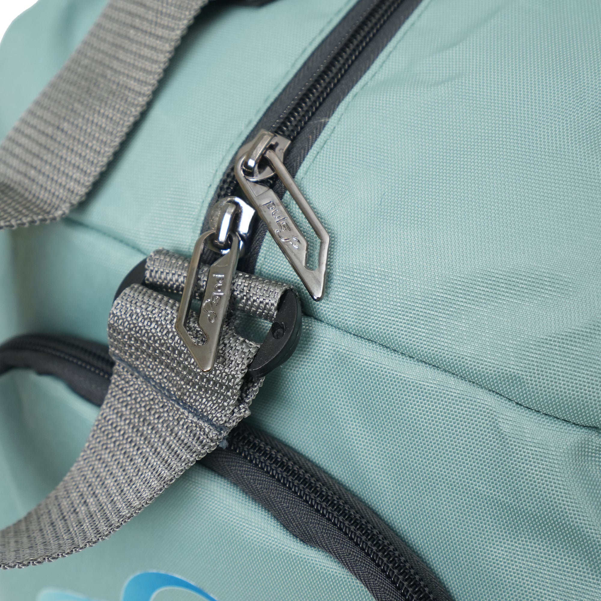 Puls8 D Shape Duffle Bag