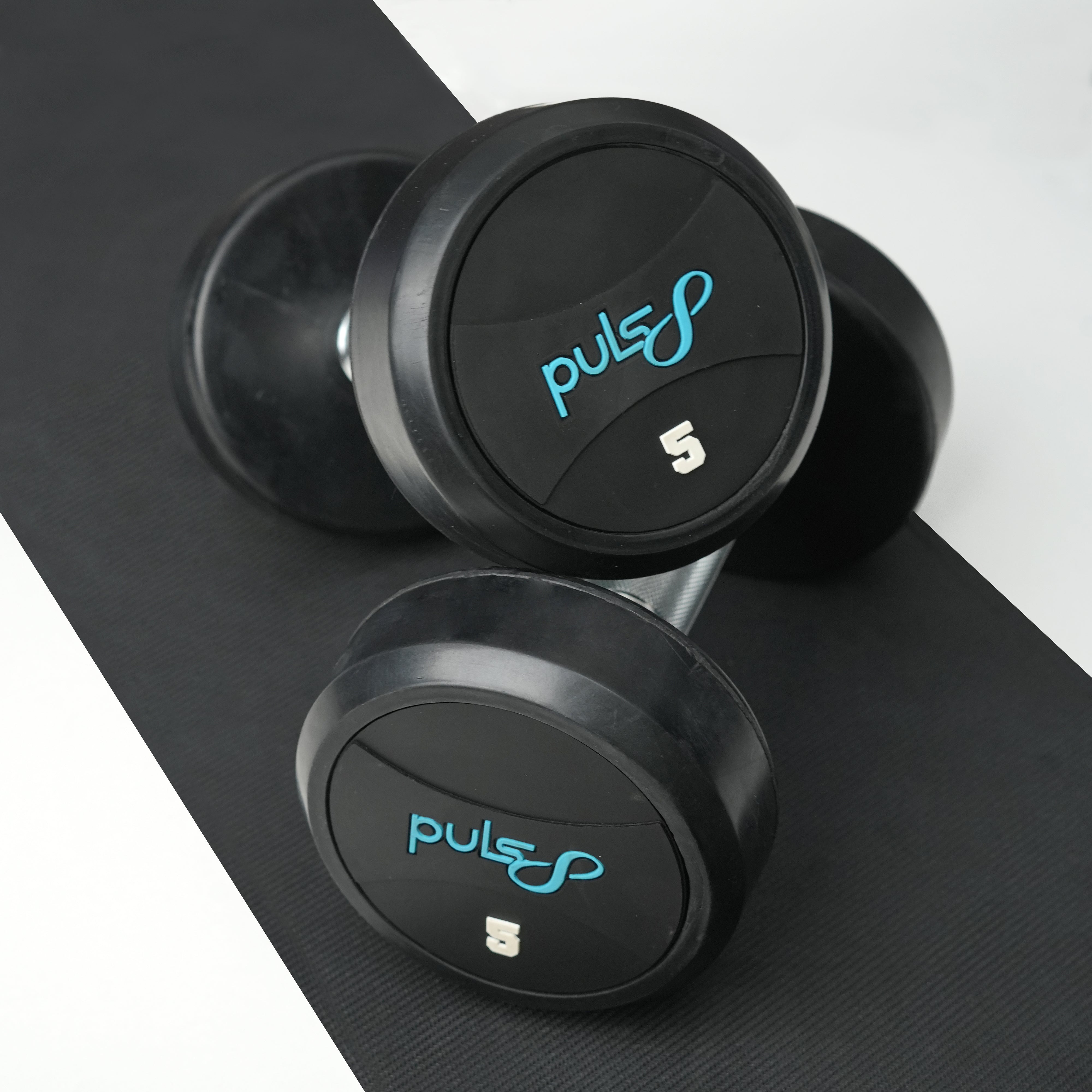 Puls8 Round Rubber Coated Dumbbell (SINGLE DUBMELL)
