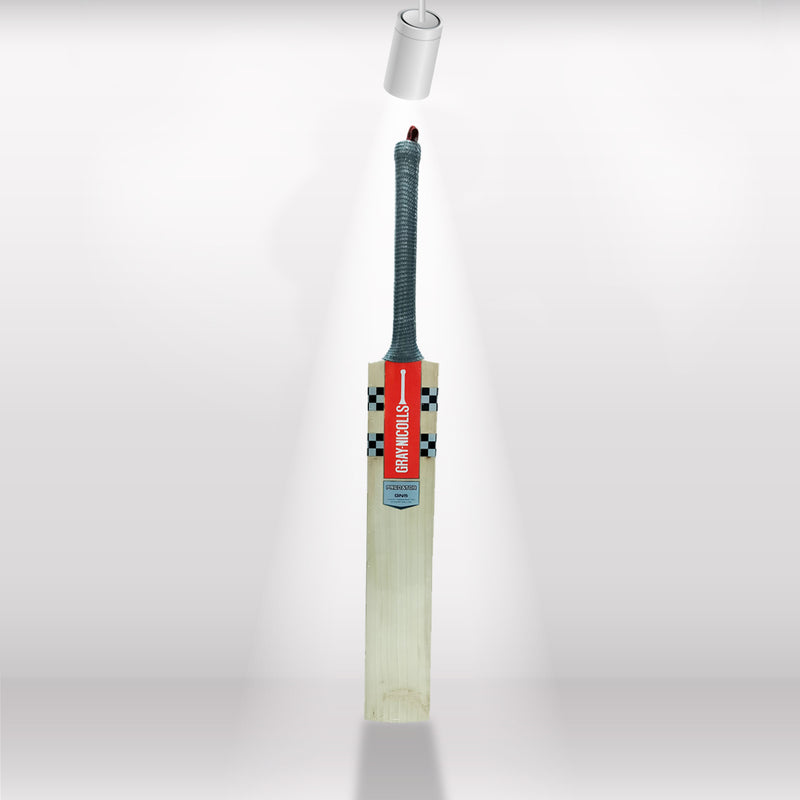 Load image into Gallery viewer, Gray-Nicolls GN5 Predator English Willow Cricket Bat Front image
