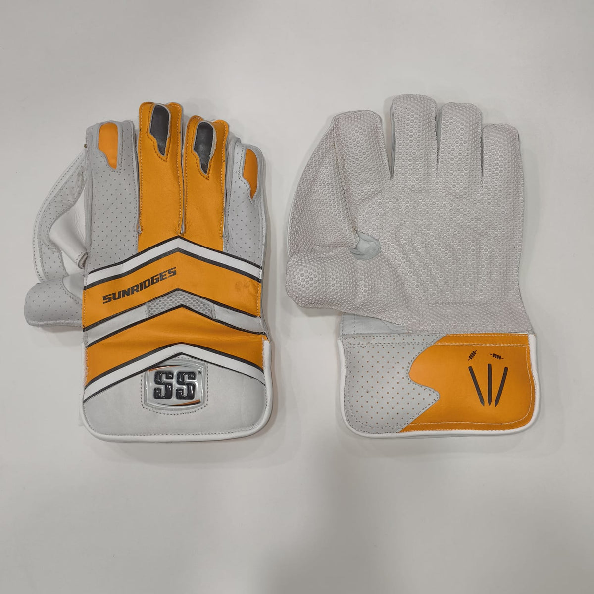 SS Falcon Cricket Keeping Gloves