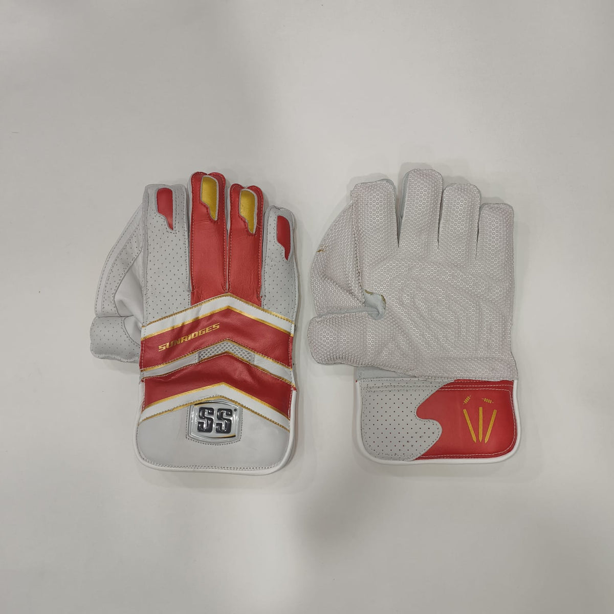 SS Falcon Cricket Keeping Gloves