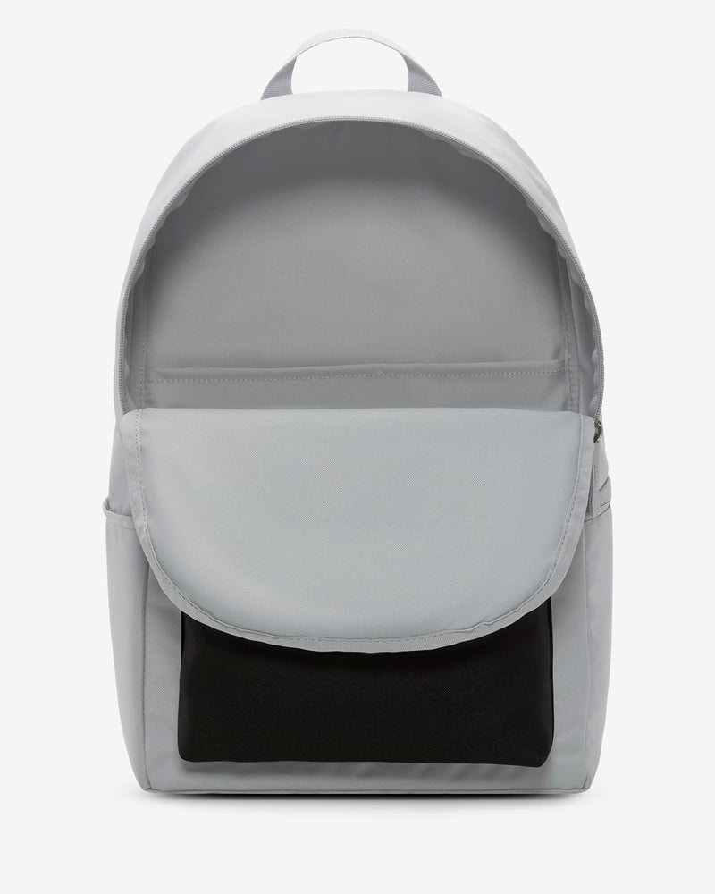 Load image into Gallery viewer, Nike Heritage Backpack
