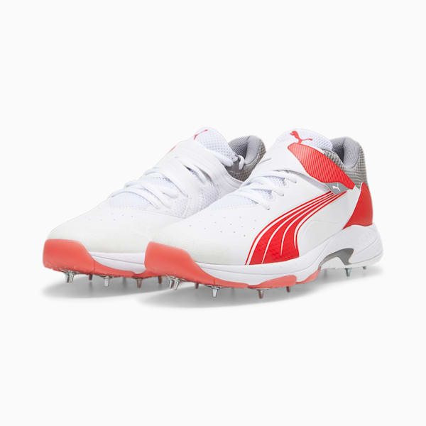 Load image into Gallery viewer, Puma Bowling 24.1 Cricket Shoes
