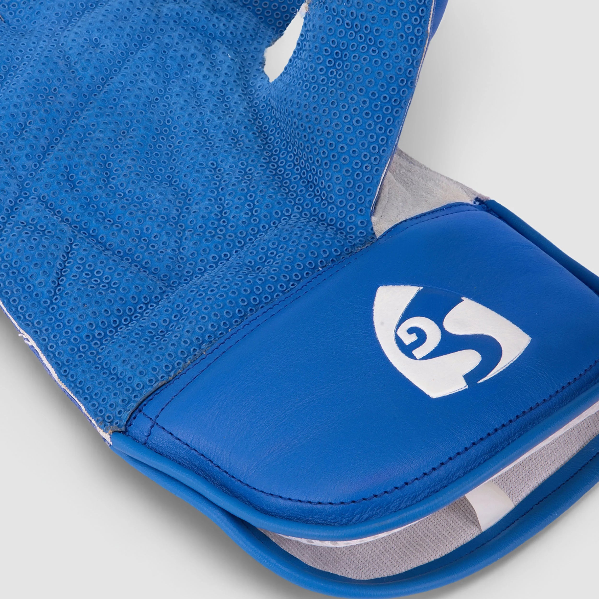 SG KLR 1 Cricket Keeping Gloves