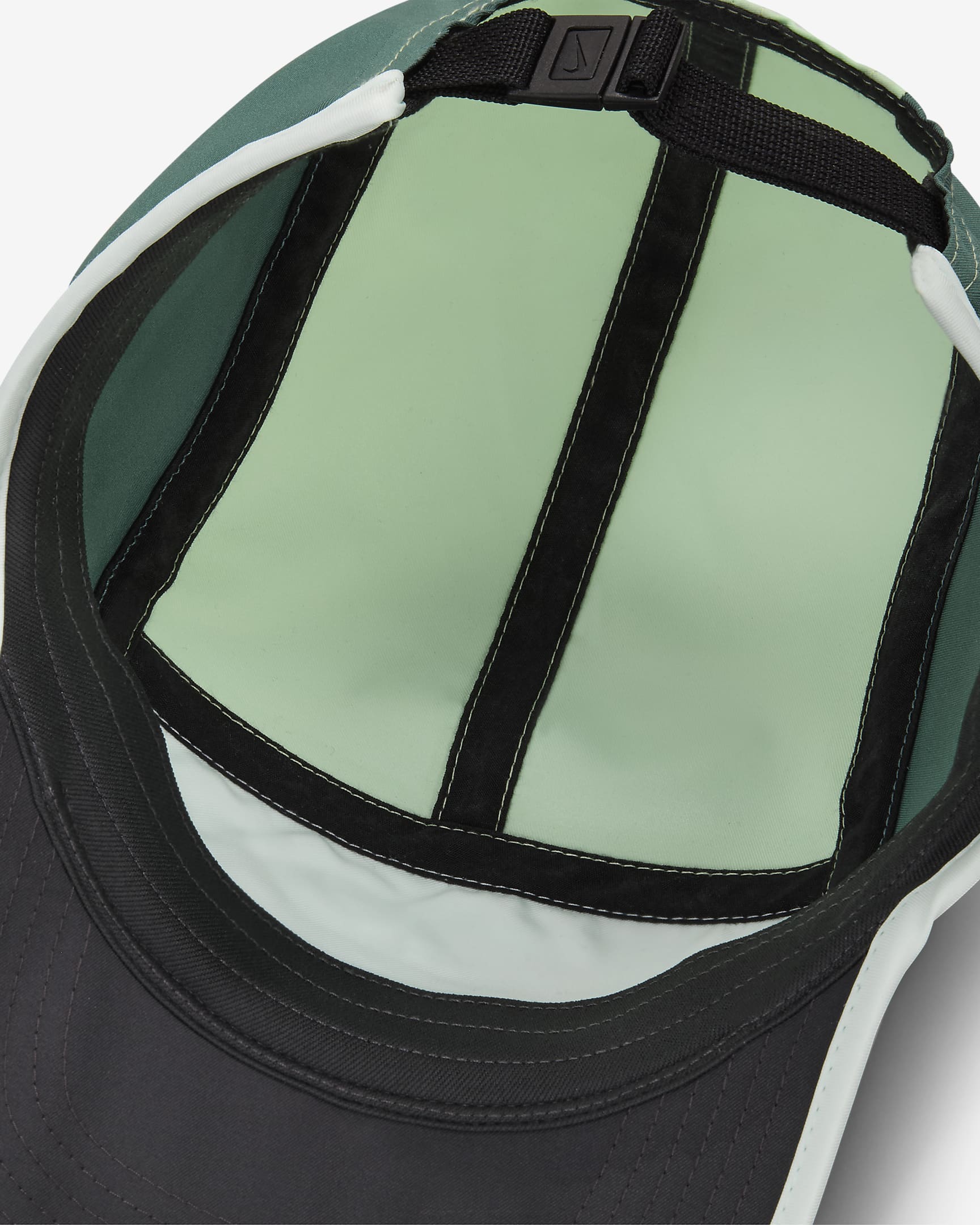 Nike Dri-FIT Fly Unstructured Swoosh Cap