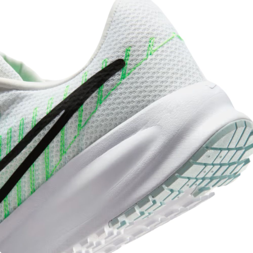 Nike Run Defy Running Shoes