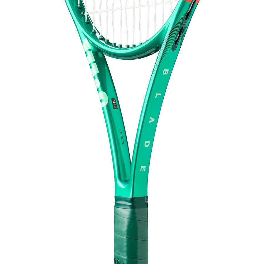 WILSON Blade 98 18X20 V10 305G Tennis Racket (Unstrung)