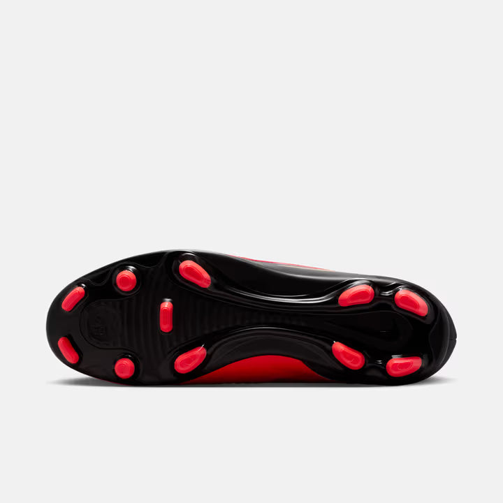 Nike Phantom 6 Low Club Football Shoes