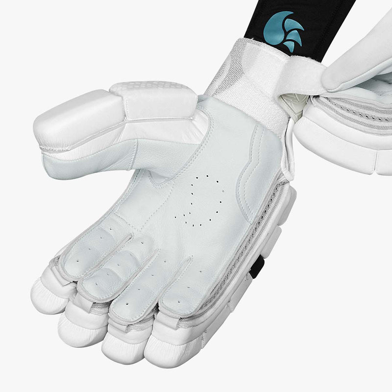 Load image into Gallery viewer, DSC Krunch 3.0 Cricket Batting Gloves Front View
