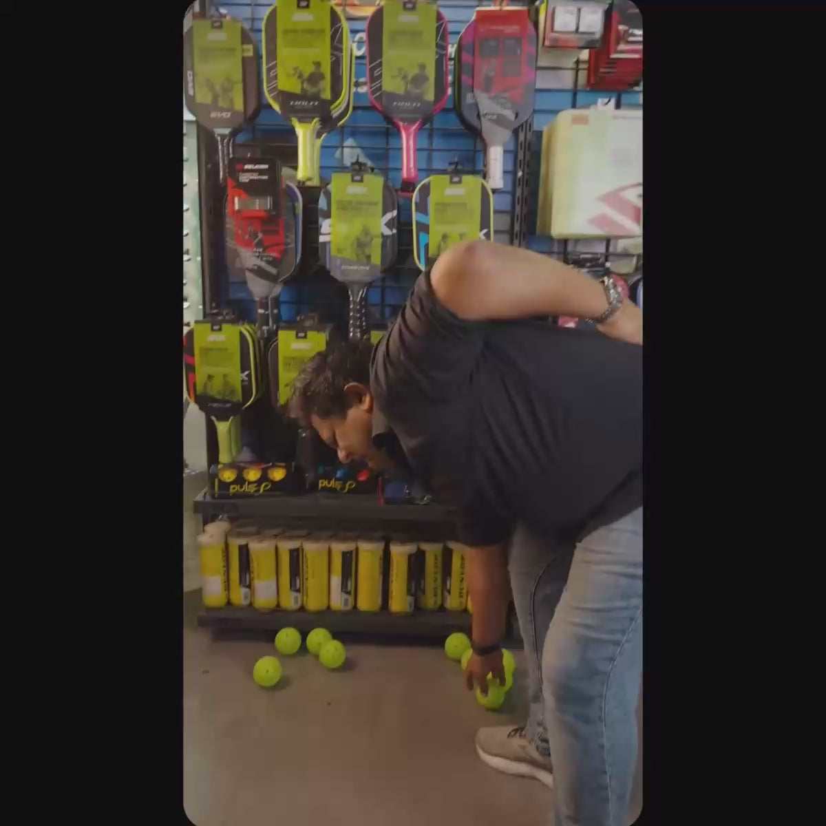 Load video: Puls8 Pickleball Ball Picker